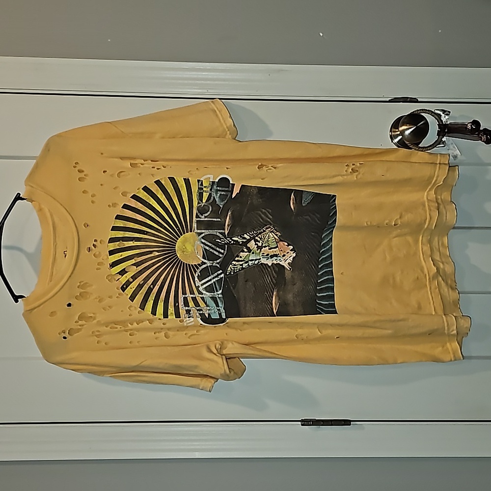 Womens bright orange DOORS graphic tshirt. Distressed and unique. Sz medium